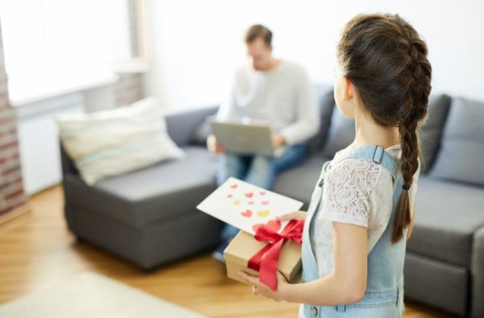 Choosing a Gift for a Modern Dad