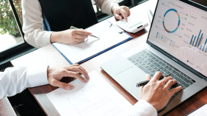 The Benefits of Socially Responsible Investing The Benefits of Socially Responsible Investing