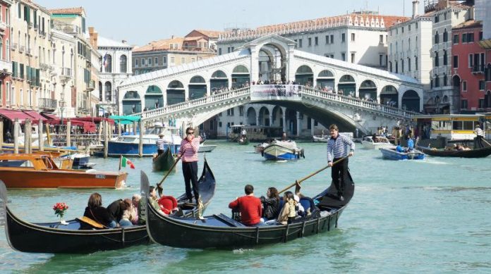 everything you need to know about going on a gondola in venice