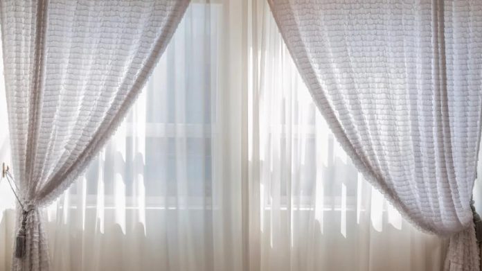 Cover Your Windows With Best Ready Made Curtains