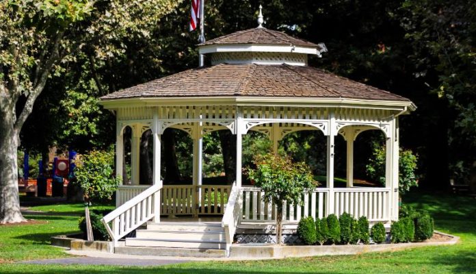 Pop Up vs Standard Gazebos