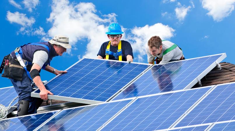 Navigating the Impact of Extreme Heat on Solar Performance
