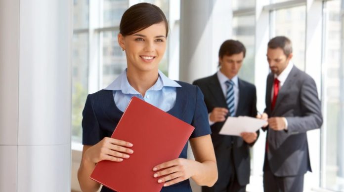 How EOR Helps Companies Manage Legal Risks How EOR Helps Companies Manage Legal Risks