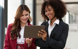 How to Effectively Integrate WhatsApp and Social Media Into the Strategy?